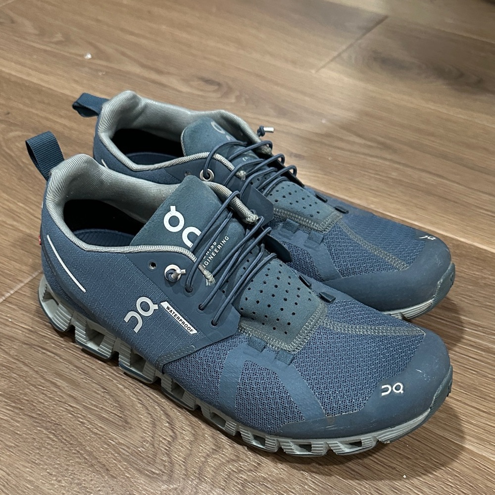 On Running Women's Cloudswift Athletic Shoes in Navy and Gray - Size 9